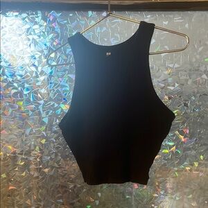 Uniqlo Black Fitted Sleeveless Crop Tank Top